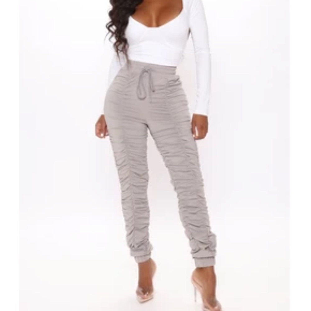 Fashion Nova, Ruched pants